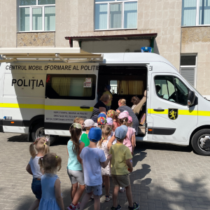 Campania ,,Fiți precauți! Supravegheați copiii în permanență!”